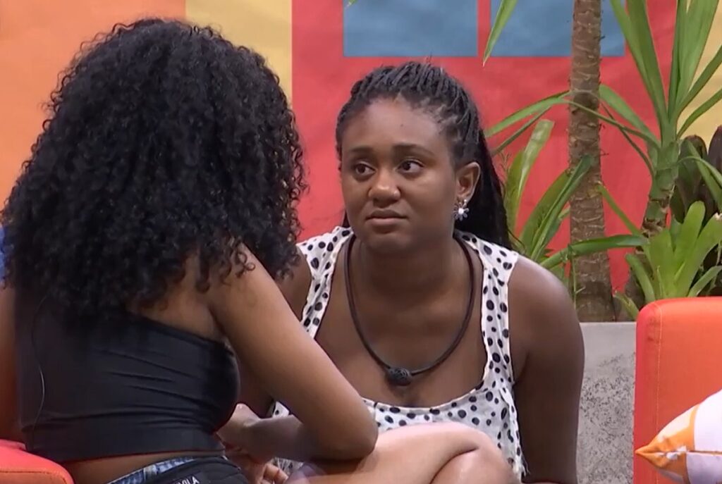 Sarah Aline reclama da divisão de grupos e desabafa