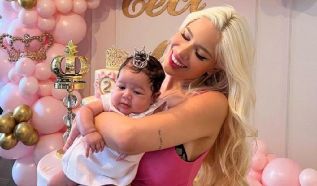 Karoline Lima comenta sobre filha