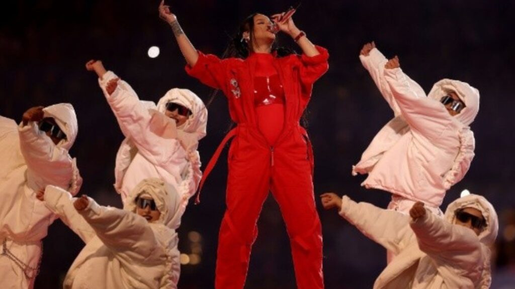 Cachê de Rihanna para show no Super Bowl é revelado Rihanna