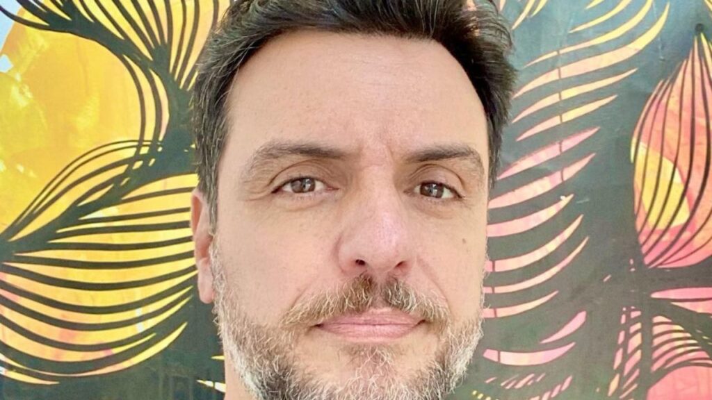 Rodrigo Lombardi faz rara aparição pública com a esposa Rodrigo Lombardi