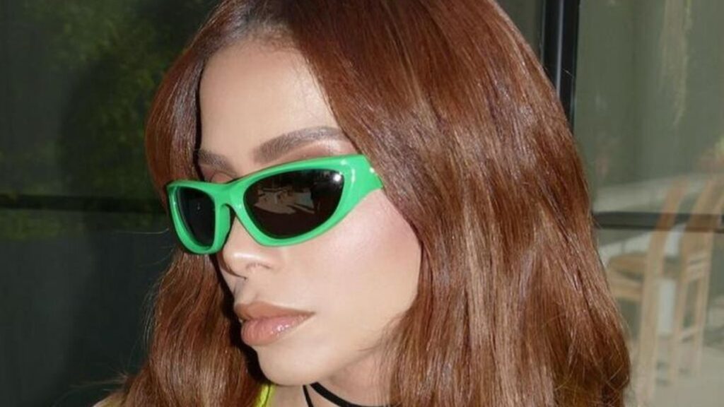 Anitta volta a polemizar sobre exigências de aniversário: “Só não vir” Anitta