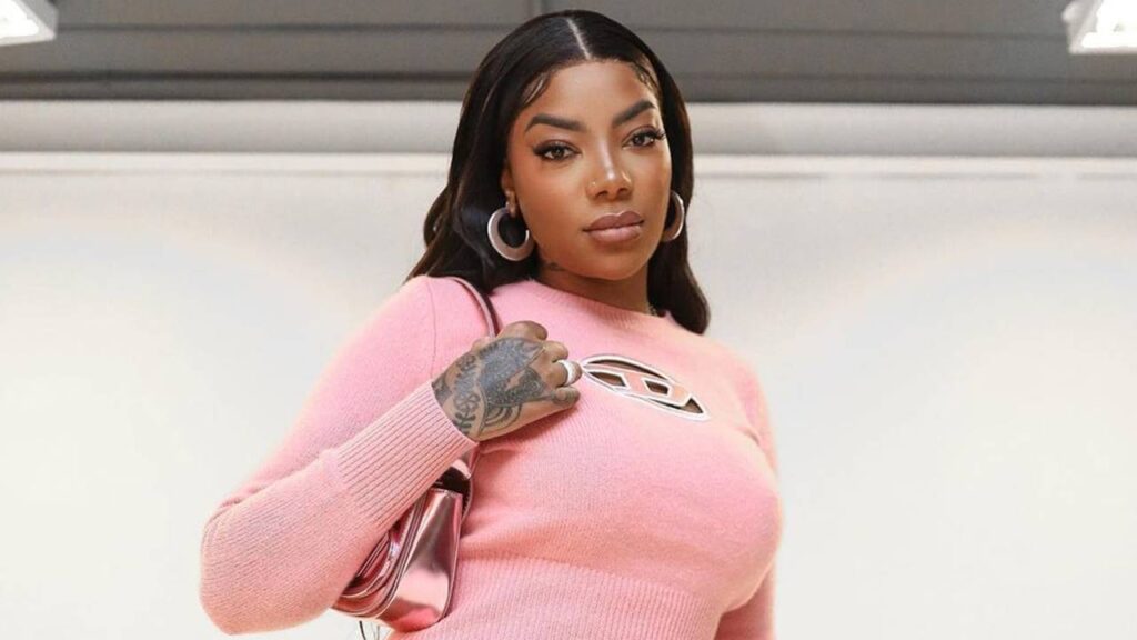 Ludmilla revela regra curiosa para participar de seu aniversário de 28 anos Ludmilla
