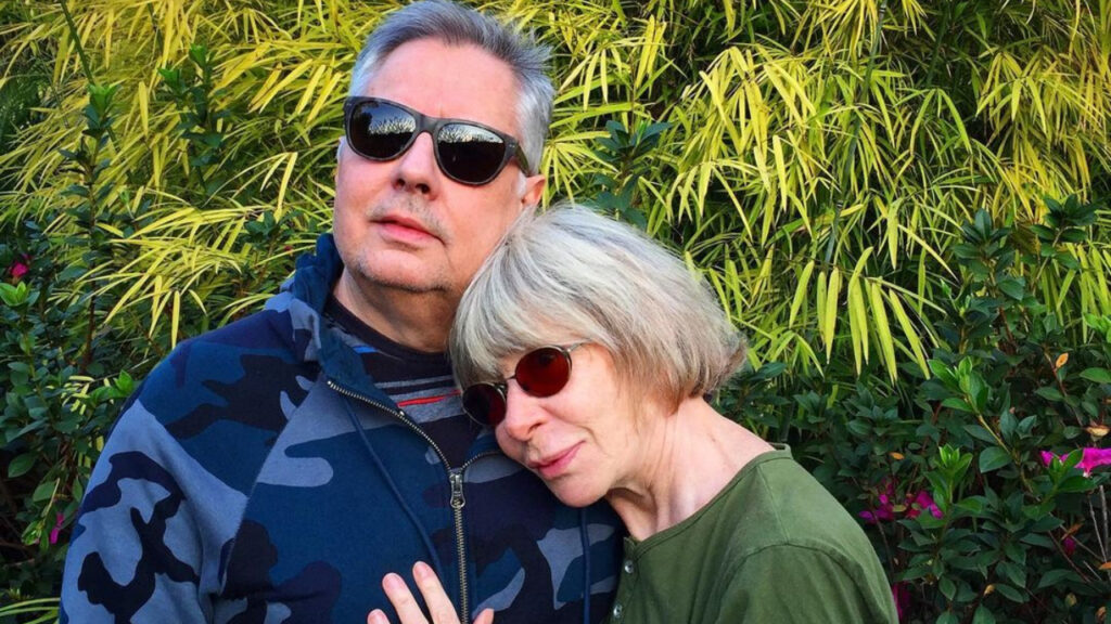 Viúvo de Rita Lee se emociona e manda recado aos fãs da cantora: “Tsunami” Roberto de Carvalho agradece apoio de amigos e fãs