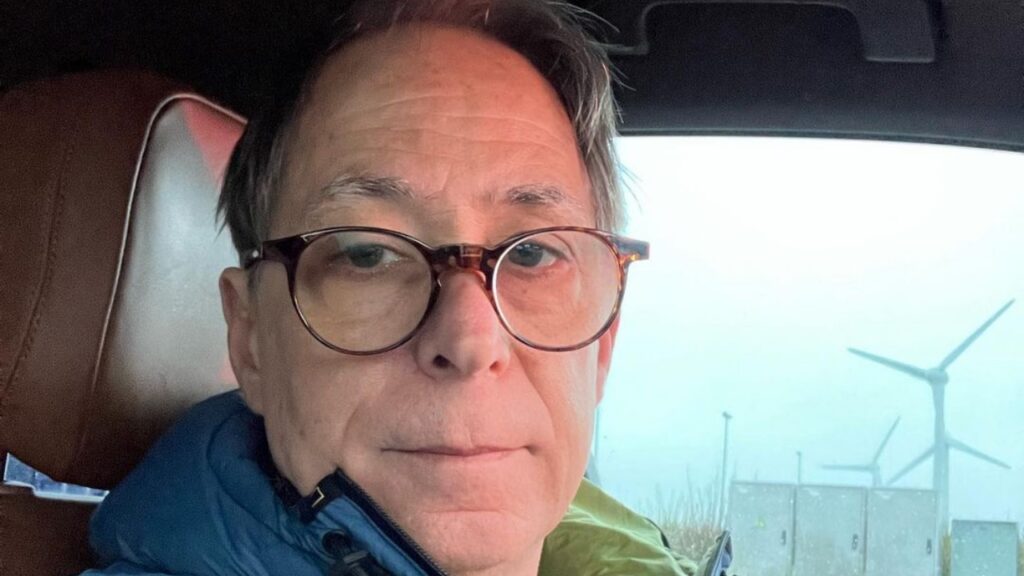 Pedro Cardoso é expulso do consulado brasileiro em Portugal e expõe motivo Pedro Cardoso