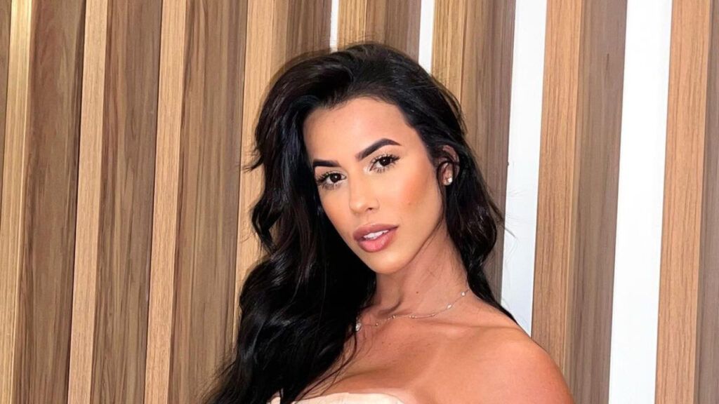 Larissa Tomásia