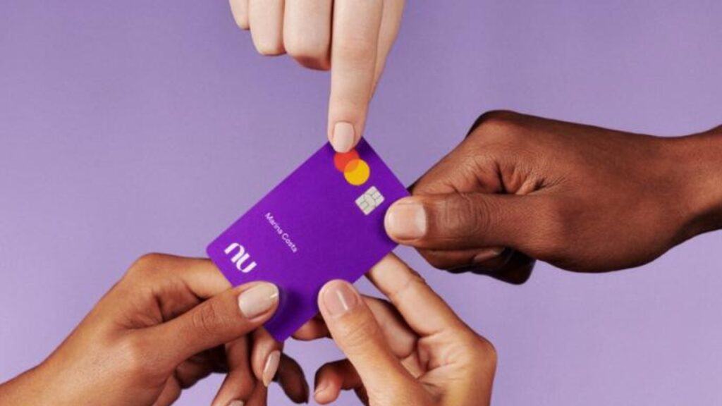 Nubank ASSUSTA clientes com erro na Caixinha; entenda Nubank
