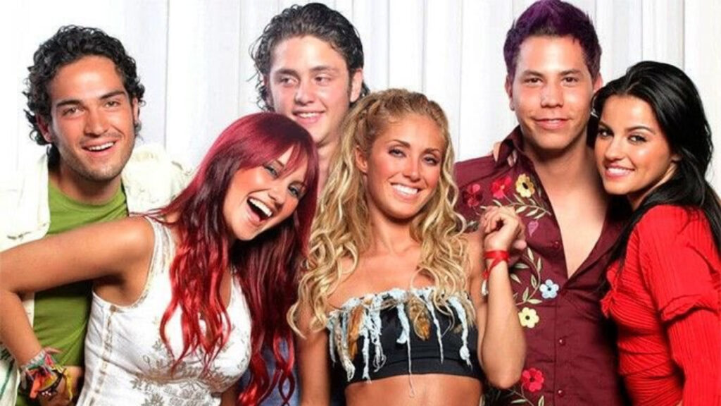 Rebelde volta ao SBT, e ganha chuva de memes: “Bizarro” RebeldeRebelde