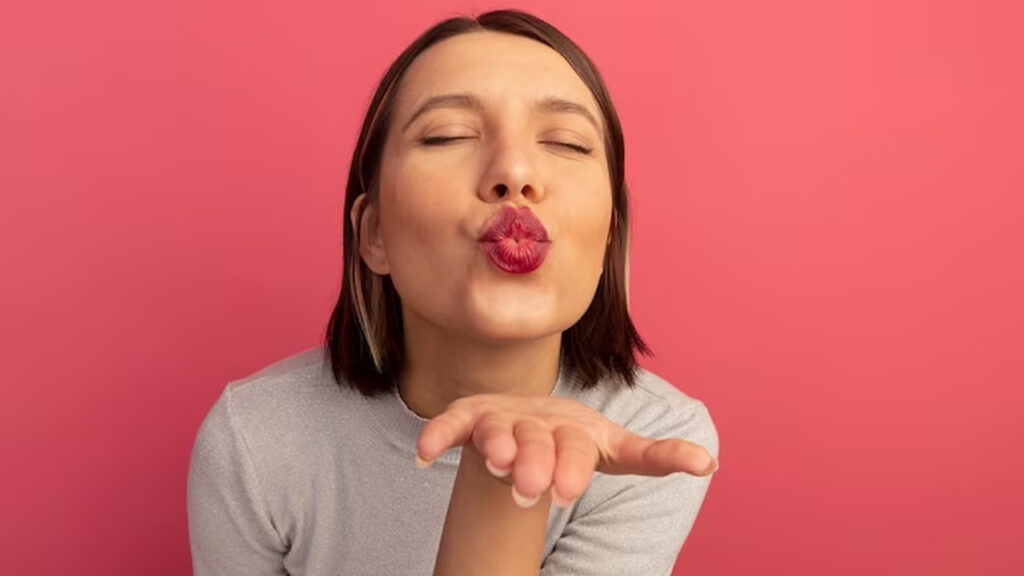Truques impressionantes! Aprenda o que você precisa fazer para realçar os lábios Bocão