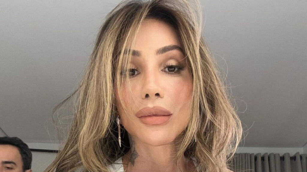 Maya Massafera se irrita com possível venda de sua voz Maya Massafera se irrita com possível venda de sua voz
