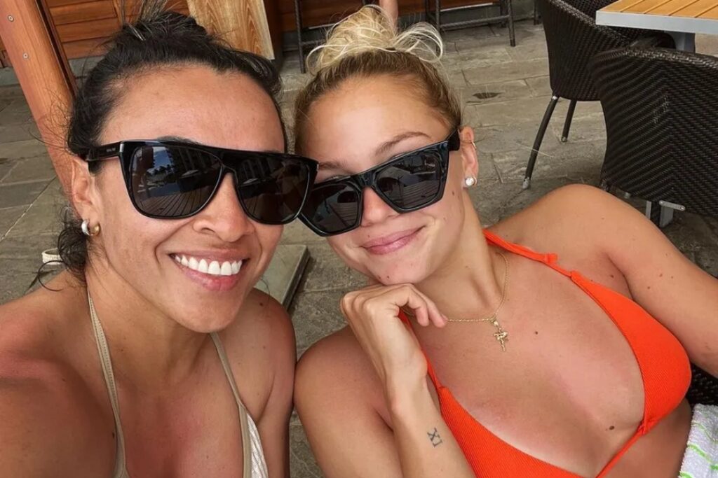 Conheça Carrie Lawrence, namorada da jogadora Marta