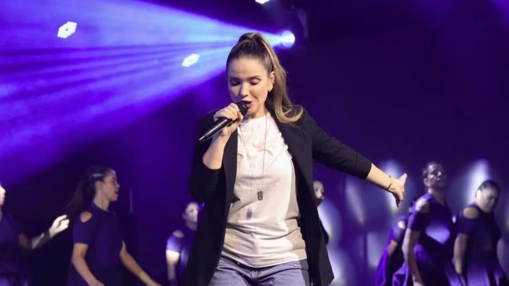 Camila Campos afirma que câncer de mama se espalhou para os ossos