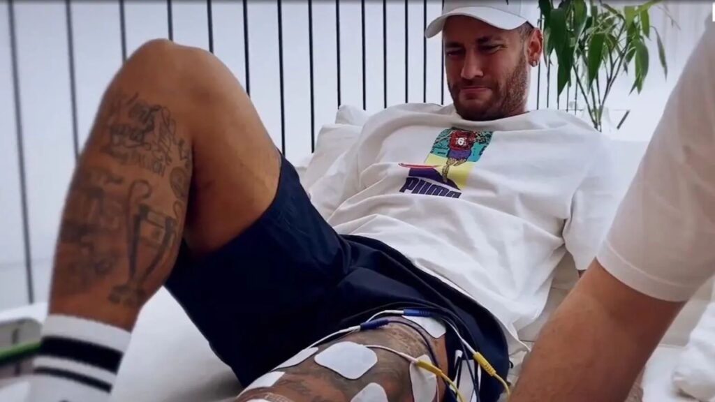 Neymar sofre lesão