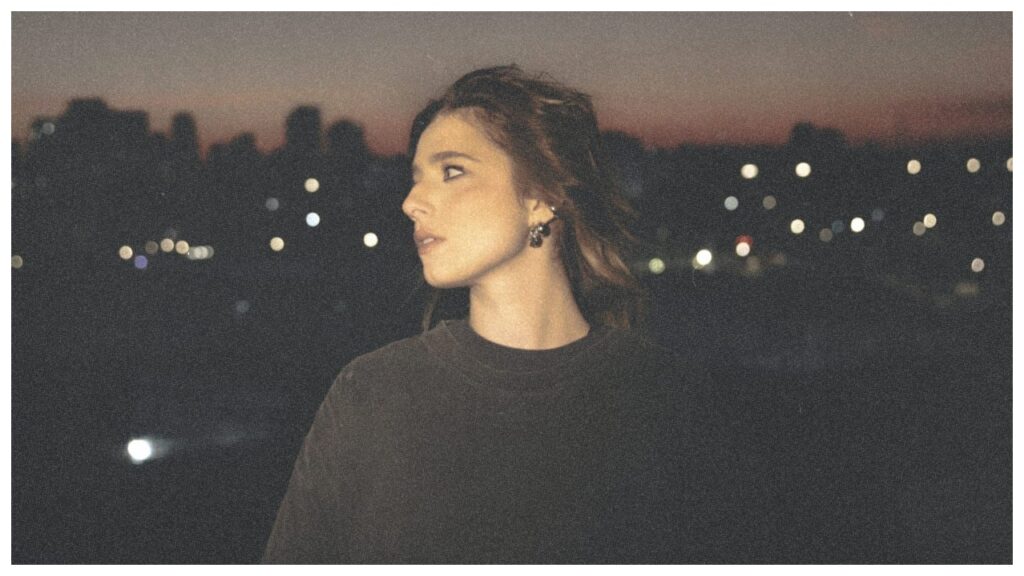 Giana anuncia “Me Deixa Viver”, novo single que marca início de nova etapa Giana anuncia “Me Deixa Viver”, novo single.