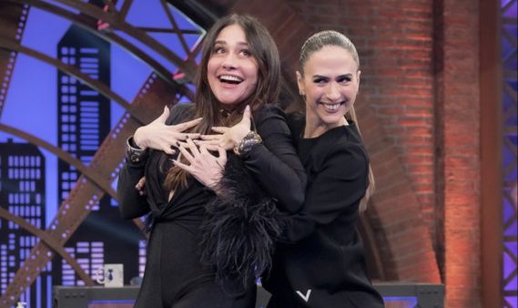 Alessandra Negrini 'apalpa' Tata Werneck no Lady Night e choca a web