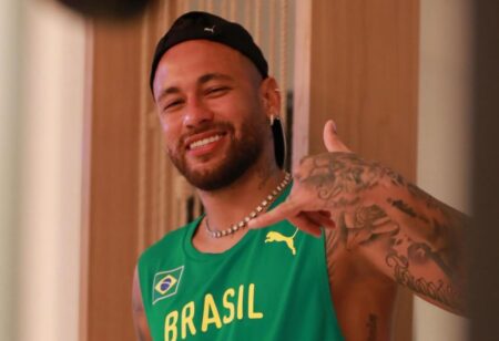 Neymar Jr. volta aos gramados após um ano afastado