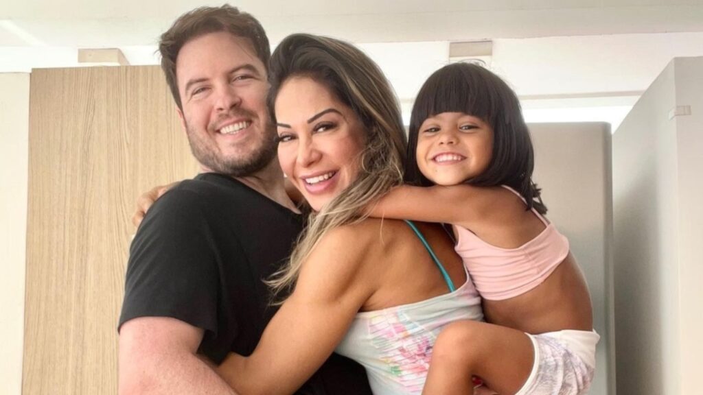Maira Cardi provoca Arthur Aguiar e diz que Thiago Nigro paga as contas de sua filha Maíra Cardi, Thiago Nigro e Sophia