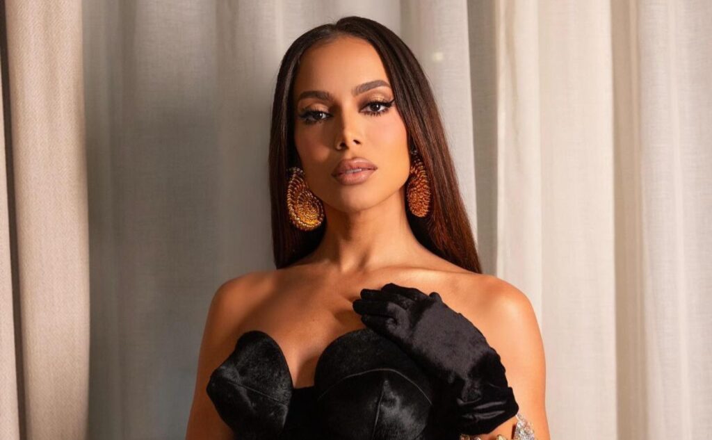 Anitta dá resposta afiada em famosa e choca web Anitta dá resposta afiada em famosa e choca web