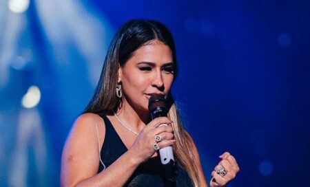 Simone Mendes surpreende funcionárias de Carlinhos Maia com presentes