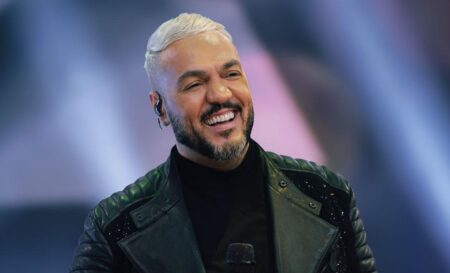 Belo comenta sobre choro em show, após término com Gracyanne Barbosa
