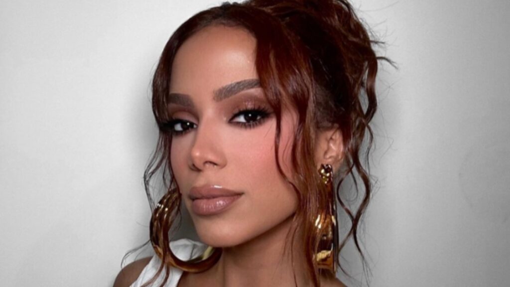 Anitta rebate rumores sobre gravidez: “Não é nada disso” Anitta