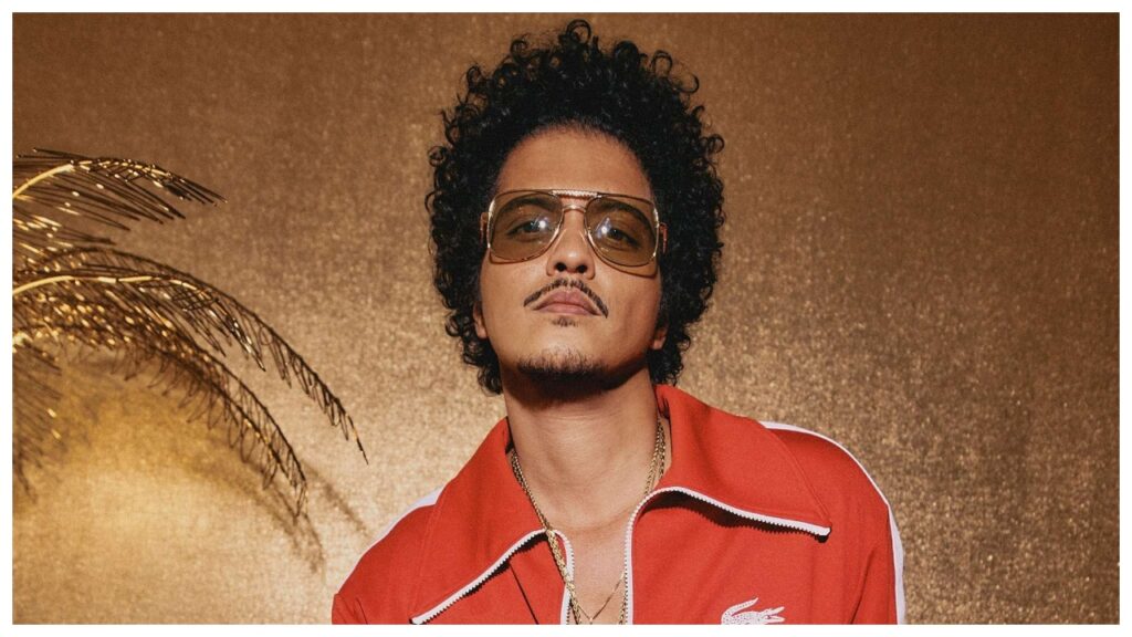 bruno mars deixa o brasil com camisa do time brasiliense