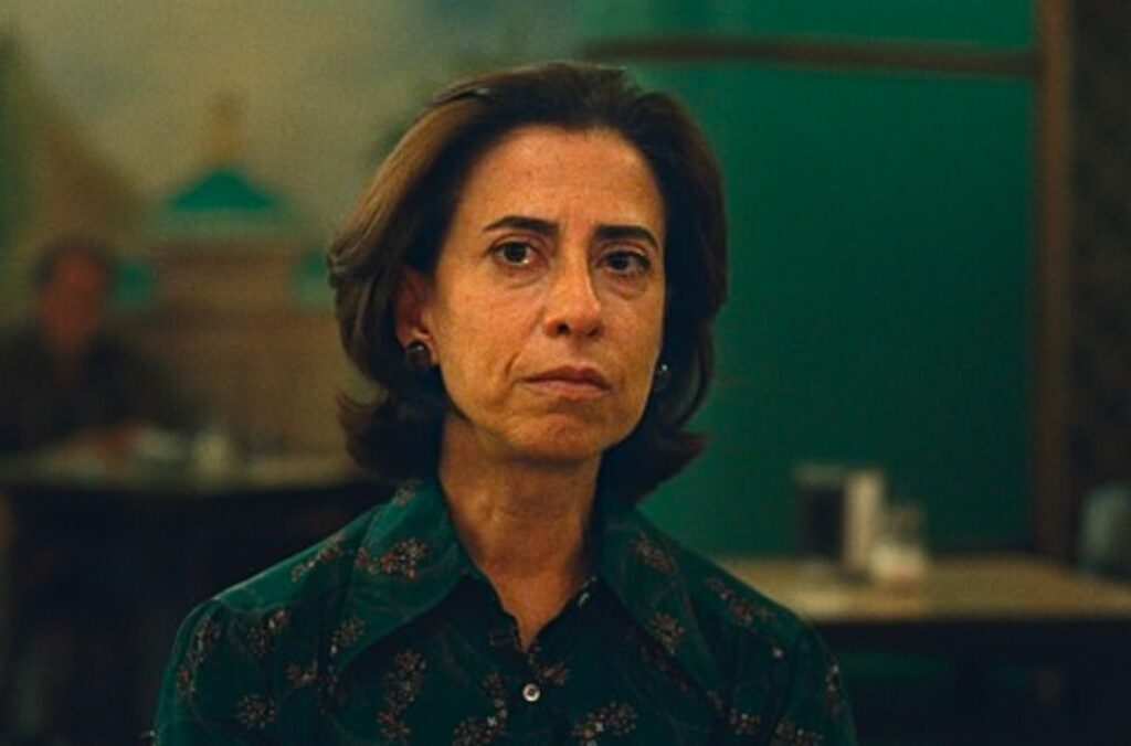 Fernanda Torres é indicada ao Globo de Ouro 2025 e comenta indicação