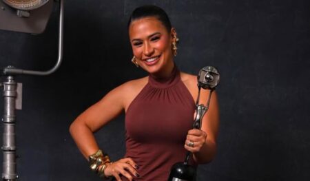 Simone Mendes ganha prêmio de Melhor Música do Ano no ‘Melhores do Ano’ Simone Mendes ganha prêmio de Melhor Música do Ano no 'Melhores do Ano'