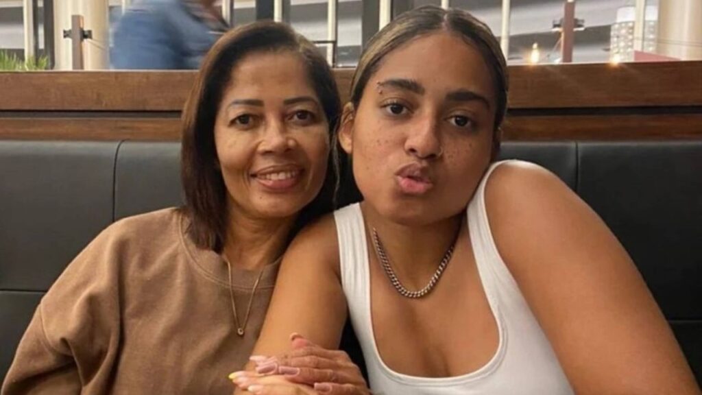 MC Loma e mãe