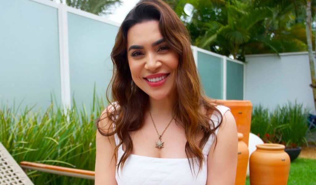 Naiara Azevedo expõe detalhes de vida amorosa Naiara Azevedo expõe detalhes de vida amorosa
