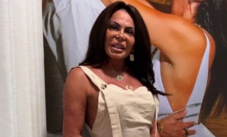 Gretchen fala sobre críticas que recebe nas redes sociais Gretchen fala sobre críticas que recebe nas redes sociais