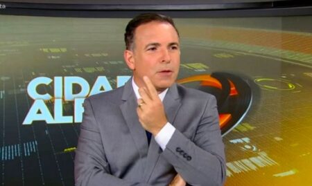 Reinaldo Gottino deixa recado para Luiz Bacci em estreia no Cidade Alerta Reinaldo Gottino deixa recado para Luiz Bacci em estreia no Cidade Alerta