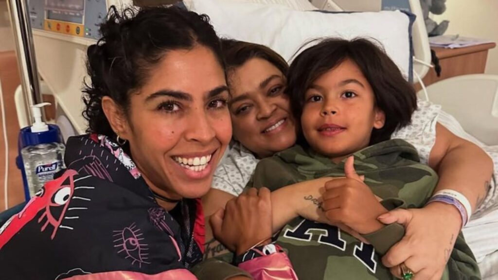 Bela Gil visita Preta Gil no hospital