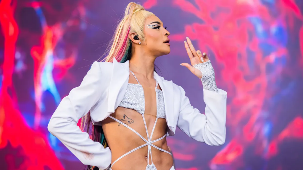 Cantor que acusa Pabllo Vittar de plágio perde na Justiça, mas recorre