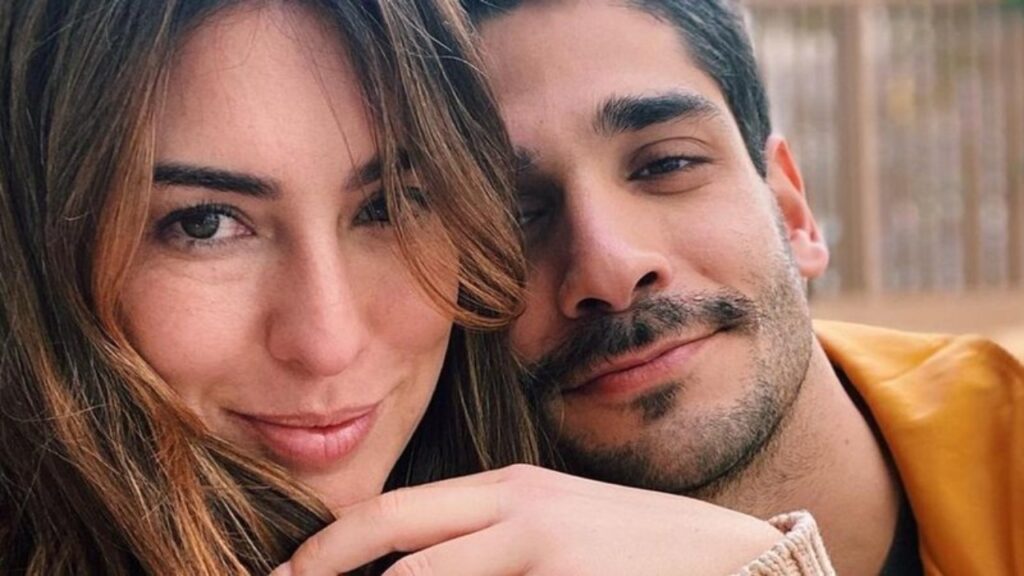 Fernanda Paes Leme anuncia fim de casamento com Victor Sampaio Fernanda Paes Leme anuncia fim de casamento com Victor Sampaio