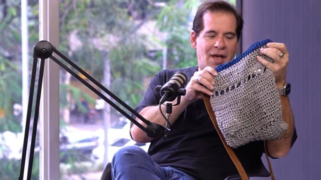 Leandro Hassum revela que faz crochê como terapia Leandro Hassum revela que faz crochê como terapia