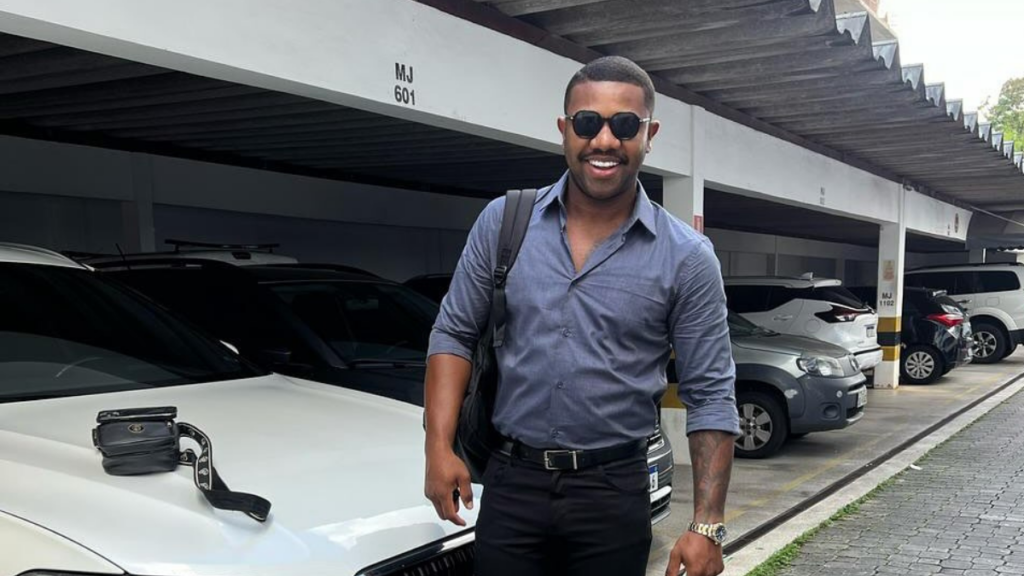 Davi Brito compartilha registros do primeiro dia de faculdade: “o filhoi vai ser doutor” Davi Brito compartilha registros do primeiro dia de faculdade:
