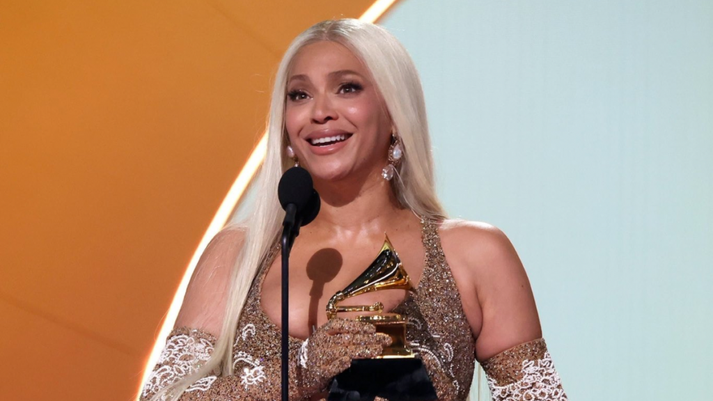 Beyoncé vence o Grammy de Álbum Do Ano e alcança marco histórico Beyoncé vence o Grammy de Álbum Do Ano e alcança marco histórico
