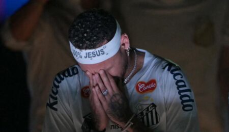 Neymar ganhará do Santos, menos que um dia de salário na Arábia