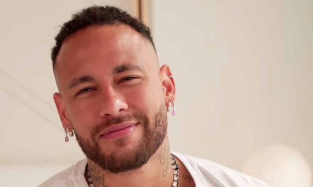 Neymar compra três mansões em Santos para não ter vizinhos