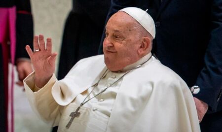 Vaticano atualiza quadro de saúde do Papa Vaticano atualiza quadro de saúde do Papa