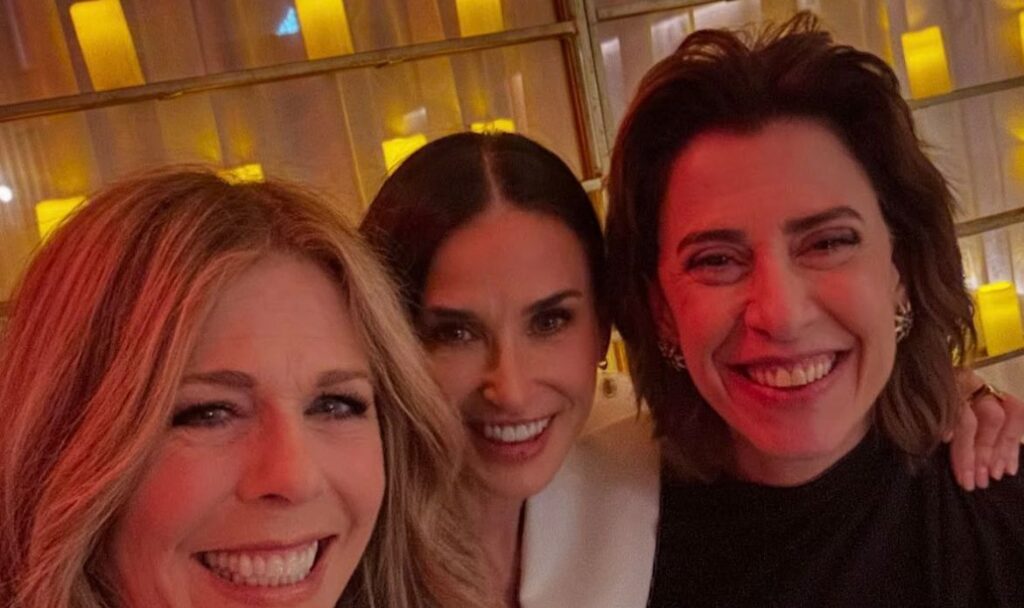 Fernanda Torres agita fãs ao posar com Demi Moore