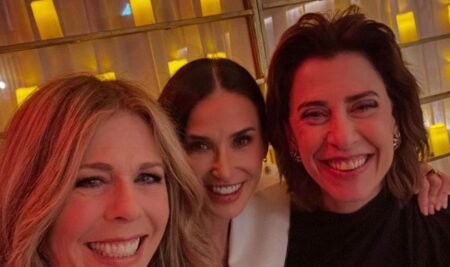 Fernanda Torres agita fãs ao posar com Demi Moore Fernanda Torres agita fãs ao posar com Demi Moore