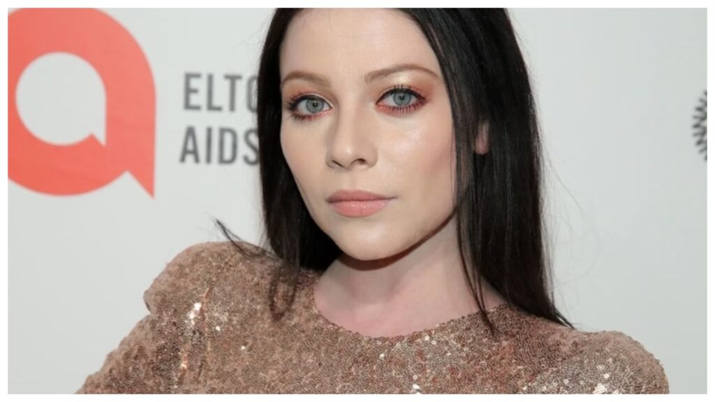 Blake Lively se manifesta e presta homenagem a Michelle Trachtenberg blake lively se manifesta e presta homenagem a michelle trachtenberg
