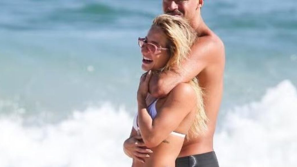 Bruna Griphao e L7nnon são vistos juntos em praia e reagem a comentários Bruna Griphao e L7nnon são vistos juntos em praia e reagem a comentários