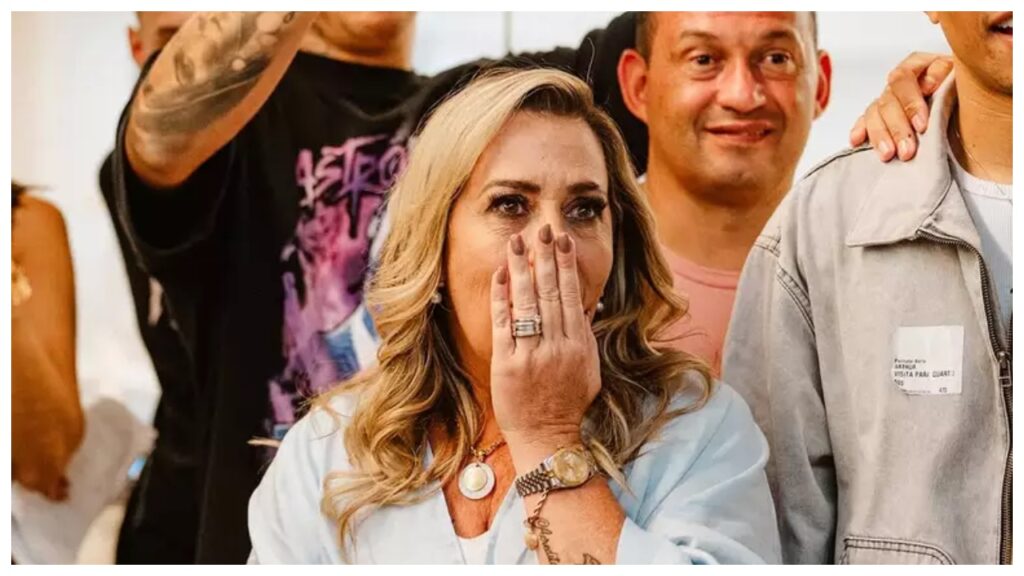 Mãe de MC Daniel se emociona ao conhecer o neto mae de mc daniel se emociona ao conhecer o neto
