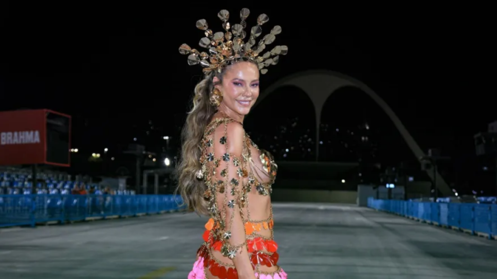 Paolla Oliveira deixa o posto de Rainha de Bateria da Grande Rio