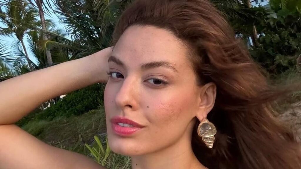 Ex-BBB Beatriz Reis revela se perdeu a virgindade e entrega algo Beatriz
