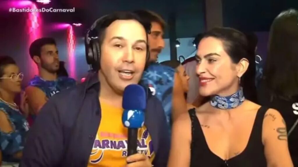 Cleo corrige repórter que a chamou pelo sobrenome e gera climão Cleo corrige repórter que a chamou pelo sobrenome e gera climão