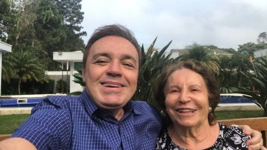 Mãe de Gugu é internada as pressas em São Paulo Mãe de Gugu é internada as pressas em São Paulo