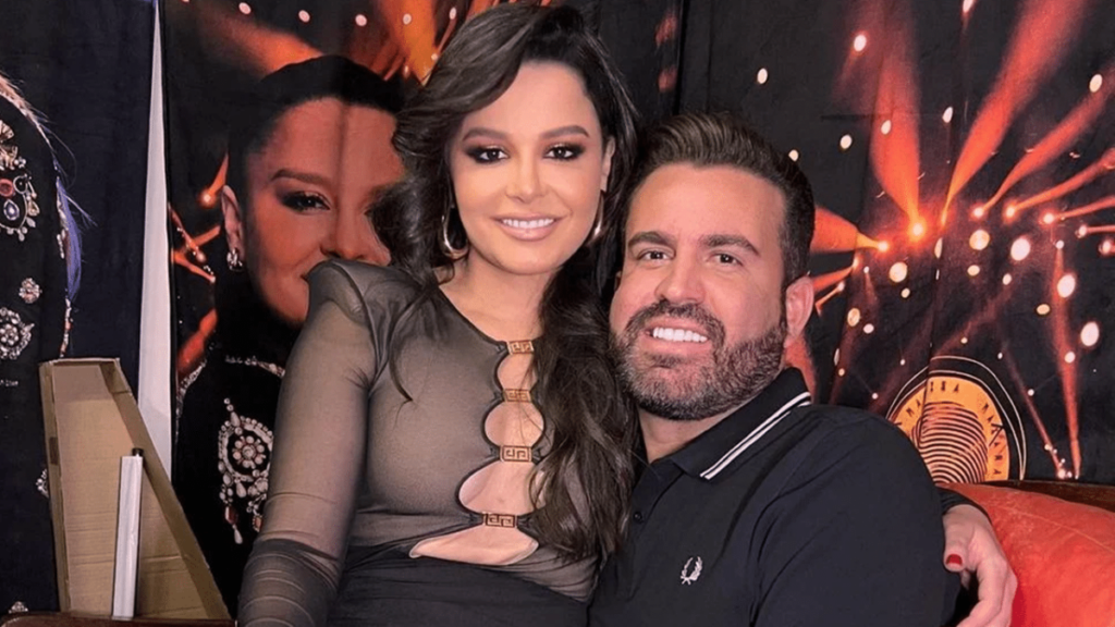 Maraisa é flagrada aos beijos com ex, Fernando Mocó Maraisa é flagrada aos beijos com ex, Fernando Mocó